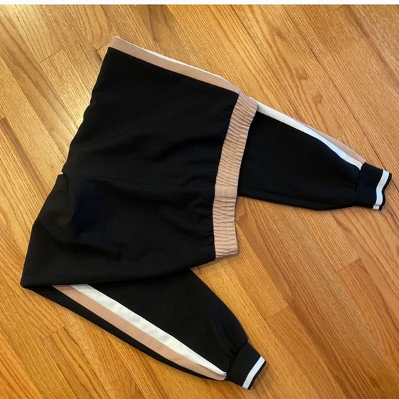Zara Jogger Pants - Picture 5 of 11